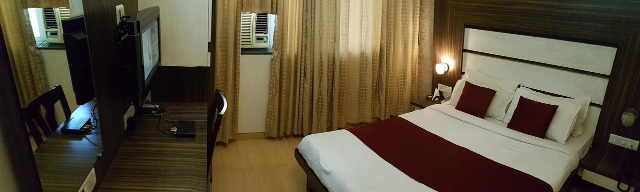 Hotel Khandesh Residency Panvel Esterno foto