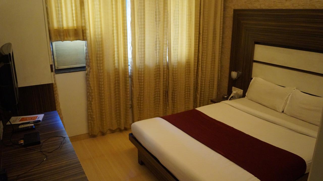Hotel Khandesh Residency Panvel Esterno foto