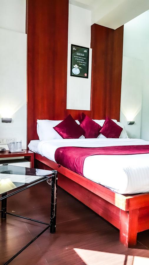 Hotel Khandesh Residency Panvel Esterno foto