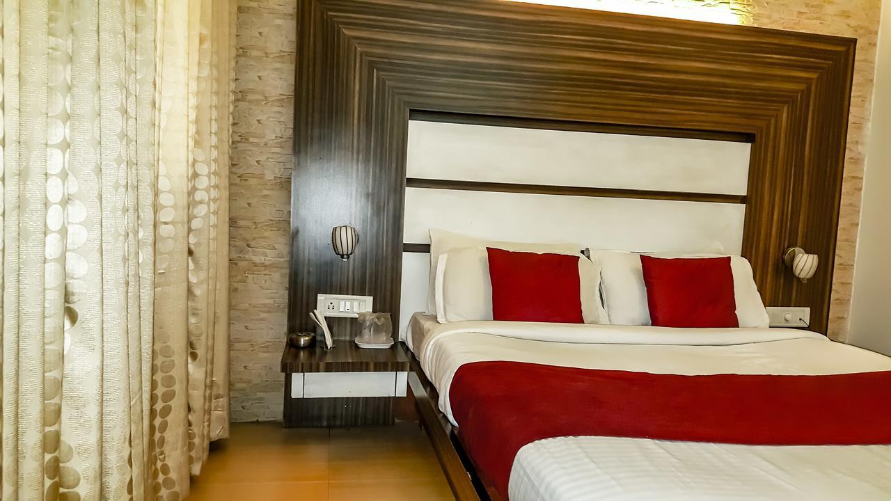 Hotel Khandesh Residency Panvel Esterno foto